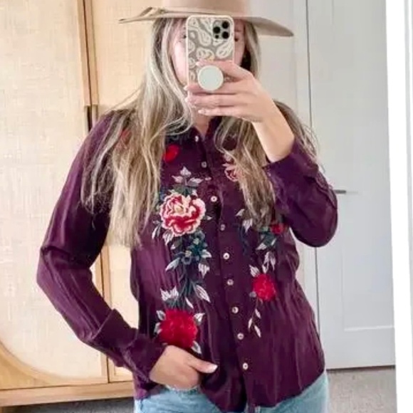 JOHNNY WAS Purple Floral Embroidered Long Sleeve Silk Top Small - Picture 3 of 12